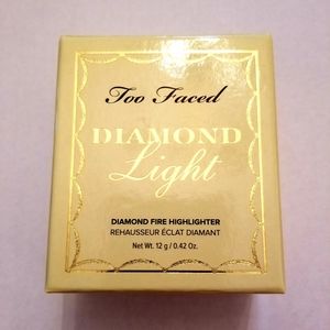 Too Faced Diamond Light highlighter
